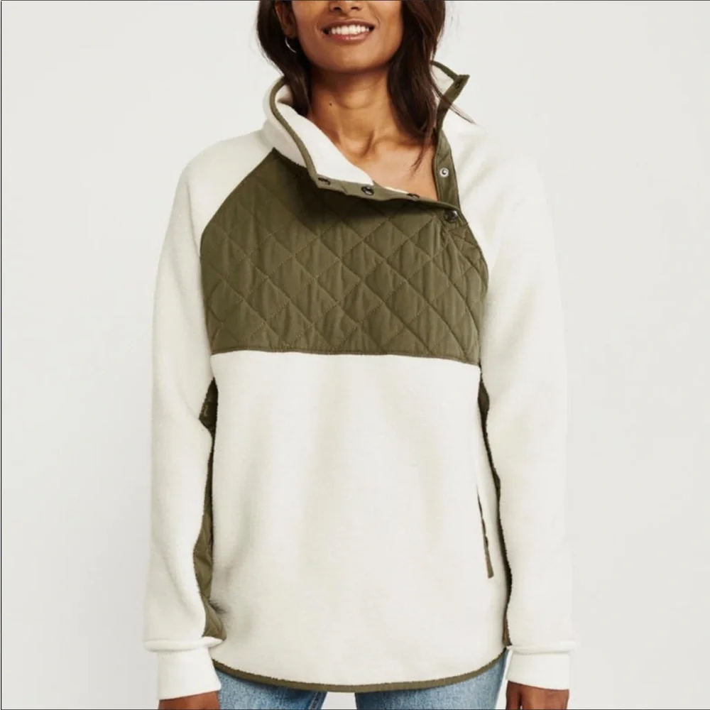 Abercrombie and Fitch Asymmetrical snap up fleece Size Small - Picture 7 of 8